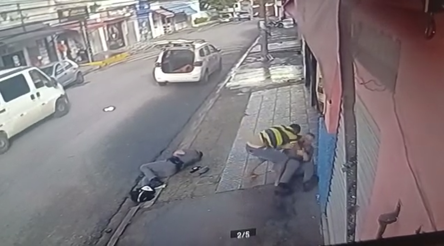 Suspeito atira no rosto do PM e na perna do outro | Foto: Reprodução