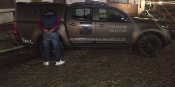 Aparelhos de diversas marcas foram encontradas com o suspeito | Foto: PM