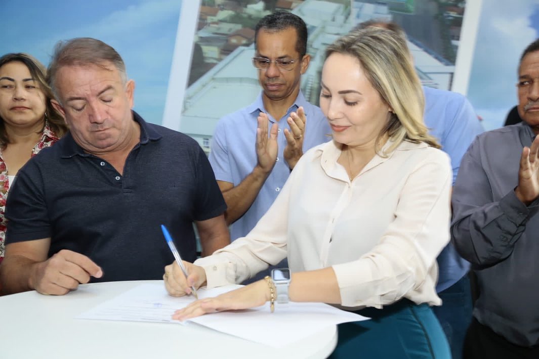 Prefeito Vilmar Mariano e vereadora Camila Rosa | Foto: Redes Sociais/Instagram Camila Rosa