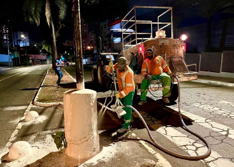 Mais de 5,3 milhões de metros foram pintados no 1º semestre | Foto: Rafael Messias e Francis Maia/Comurg