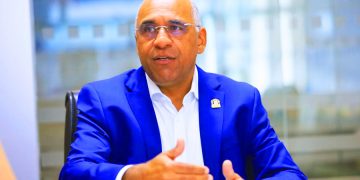 Secretário de Rogério tem reunião a portas fechadas com Gayer