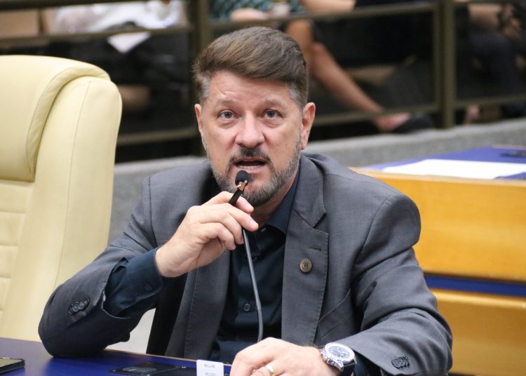 Vereador Willian Veloso, durante sessão na Câmara Municipal | Foto: Gustavo Mendes/Câmara Municipal de Goiânia