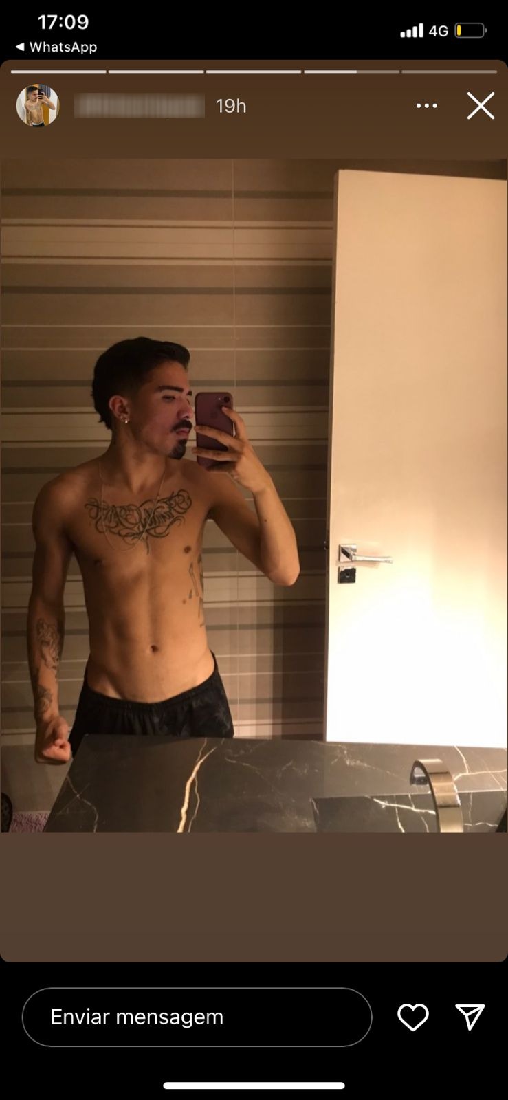 Selfie que jovem postou no banheiro da vítima, logo após cometer assassinato | Foto: Divulgação/PCGO