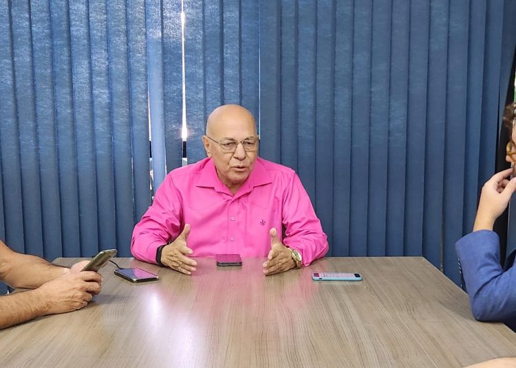 Professor Alcides garante que não recua em Aparecida