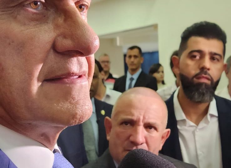 Caiado sobe tom contra Marconi e diz que “só um canalha” tentaria impedir construção do Cora