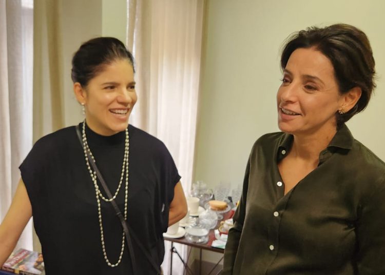 Escritório de Iris não para: Ana Paula mantém portas abertas e recebe políticos de todo o Estado