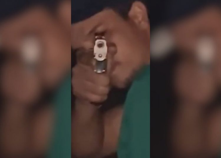 Tia da vítima foi quem entregou o celular com vídeo do crime para polícia | Foto: Reprodução