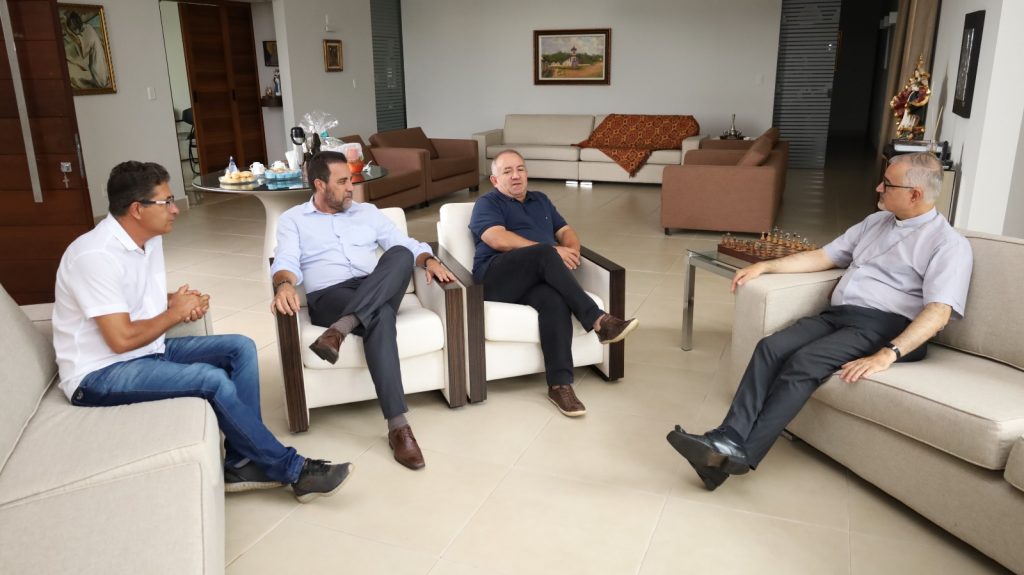 Visita também contou com presença do ex-vereador Rosildo, atuante na Igreja Católica | Foto: Claudivino Antunes/Secom Aparecida