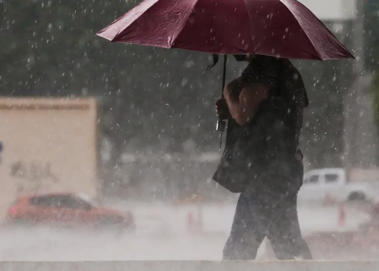Pancadas de chuva, granizo e fortes rajadas de vento são esperadas | Foto: Marcello Casal/Agência Brasil