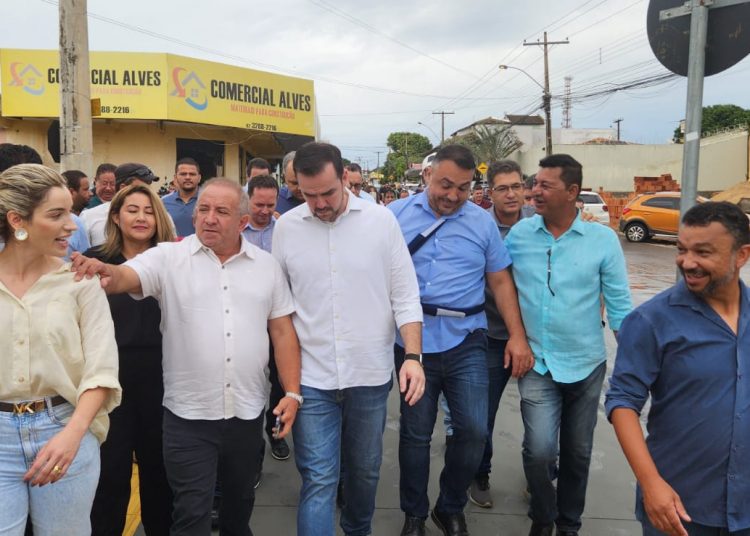 Grupo se reuniu durante a manhã, antes de seguir para Mutirão no Garavelo | Foto: Folha Z