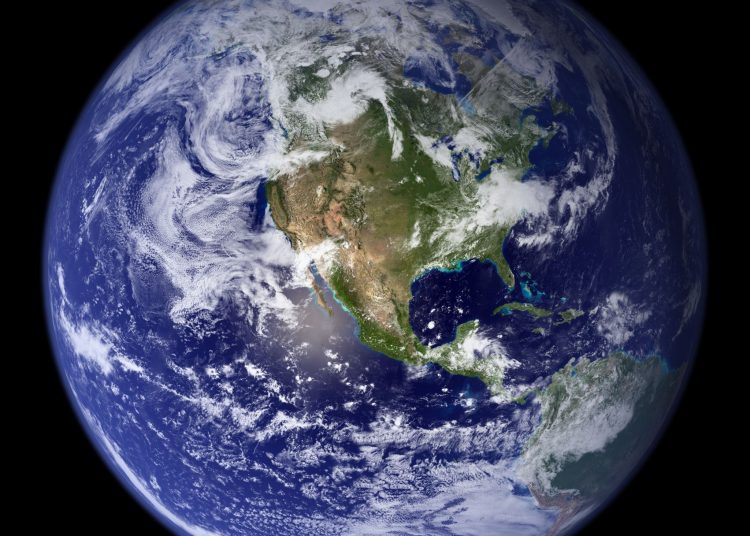 Este feito histórico representa a demonstração mais distante de comunicação óptica até hoje e tem o potencial de revolucionar a transmissão de dados | Foto: Pixabay/Pexels