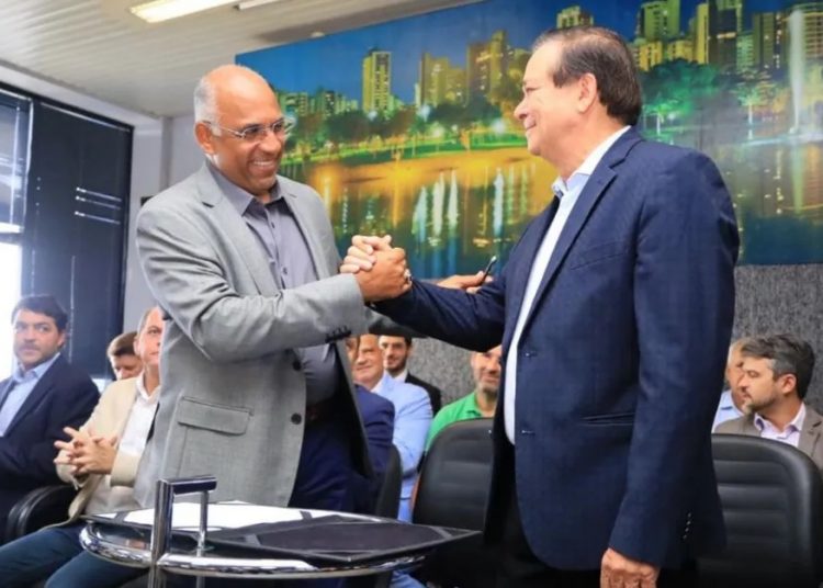 Prefeito Rogério Cruz e Jovair Arantes | Foto: Jackson Rodrigues/Prefeitura de Goiânia