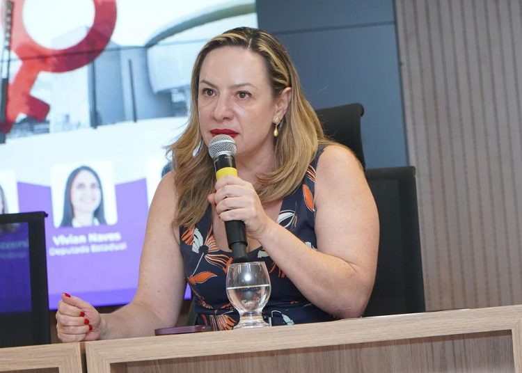 Adriana abre diálogo com setor produtivo para buscar vice