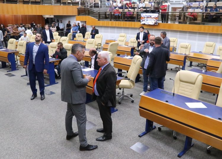 As bancadas da Câmara de Goiânia ficaram com nova composição após o encerramento da “janela partidária”.