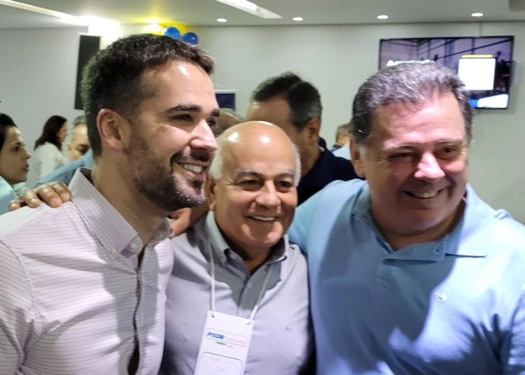 Hélio de Sousa recebe bastão tucano em Goiás; saiba como fica a nova Executiva