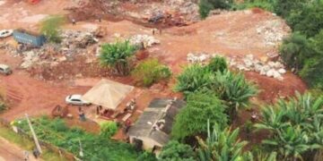 Para cada dia que o lixo continuar acumulado no local, será aplicada multa de R$ 2,5 mil | Foto: Reprodução/TV Anhaguera