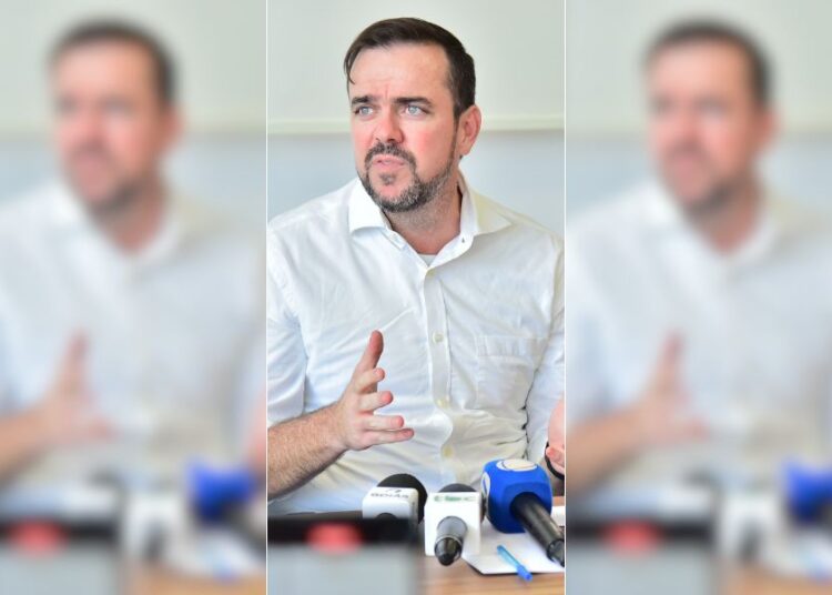 Mendanha avalia estratégia de Cruz: “Se eu fosse ele, teria abdicado de ser candidato”