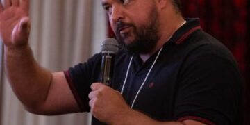 Conheça o marqueteiro que enfrentou Milei e está cotado para campanha de Adriana Accorsi