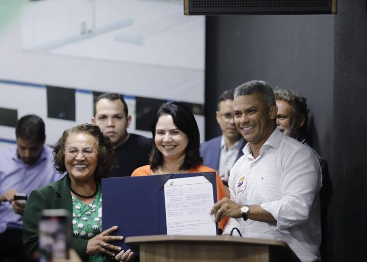 Secretária de Rogério Cruz troca Republicanos por Solidariedade de Denes Pereira