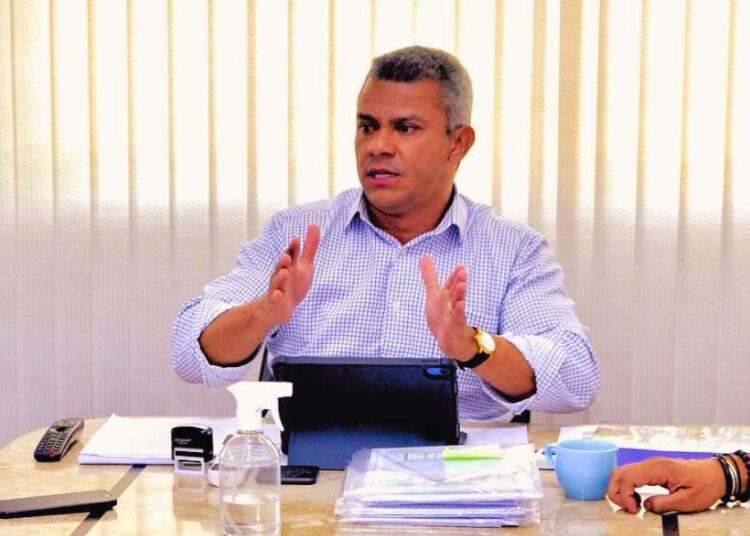 Denes garante bom relacionamento com Vilmar e Professor Alcides e não crava apoio em Aparecida