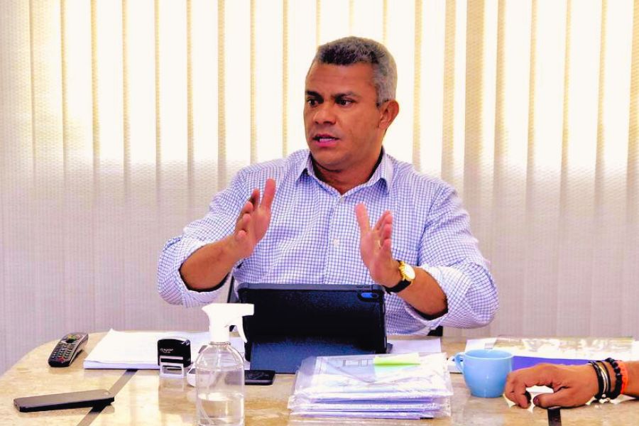 Denes garante bom relacionamento com Vilmar e Professor Alcides e não crava apoio em Aparecida