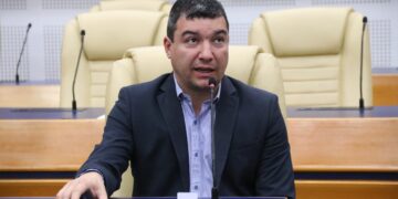 Raphael da Saúde retorna à Câmara após ação do DC, mas deve deixar a sigla; ENTENDA
