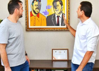 Quadro de Mendanha e Maguito é recolocado em gabinete do prefeito de Aparecida