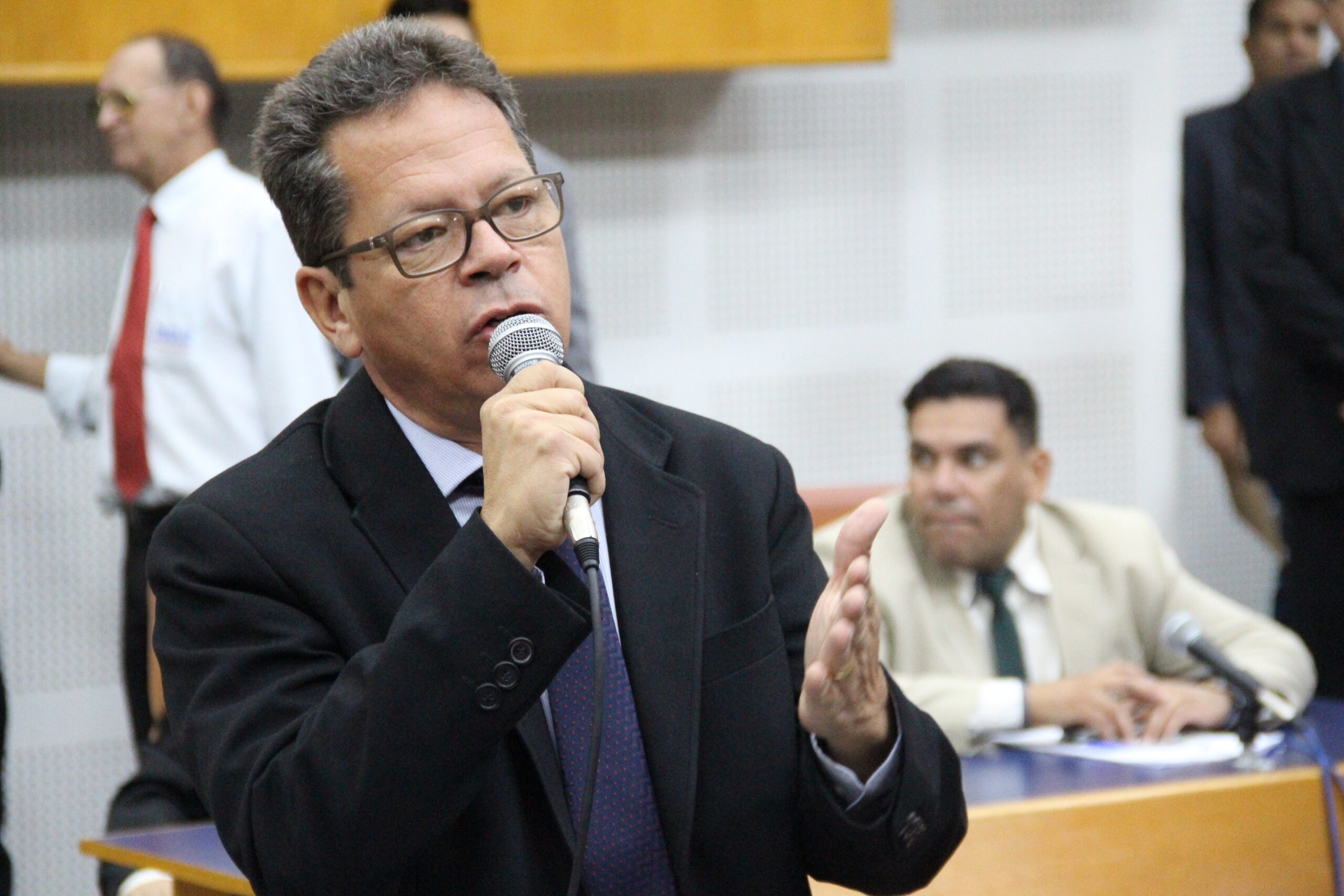 Bruno Peixoto nomeia Carlin Café e realiza 72 mudanças na estrutura da Alego