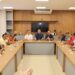Leandro, Gustavo e Gilsão em reunião com vereadores | Foto: Marcelo Silva