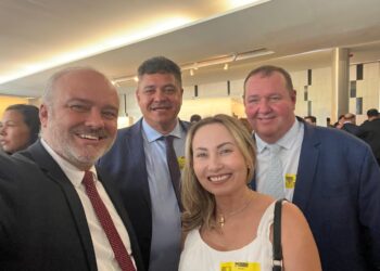 Caiado prestigia vereadores de Aparecida; Camila Rosa e Tatá Teixeira miram Câmara Federal