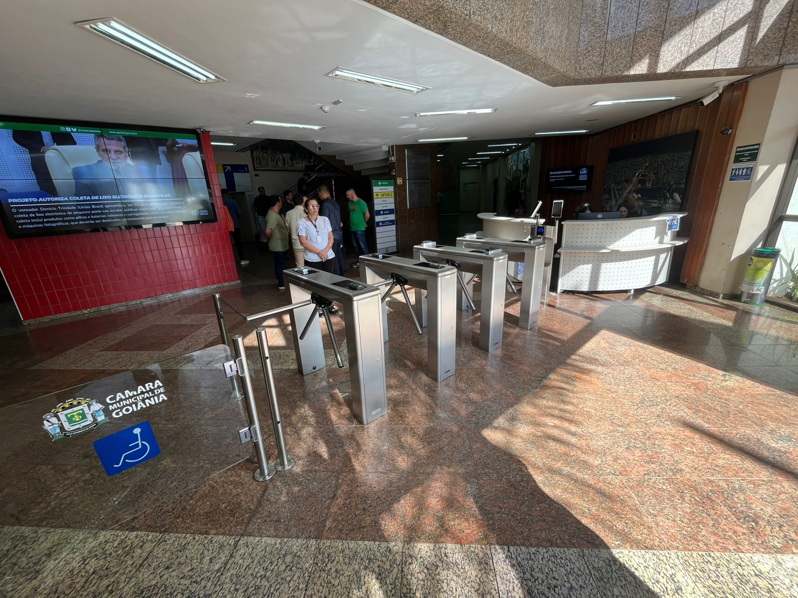 Câmara de Goiânia terá detectores de metais, decide Romário Policarpo
