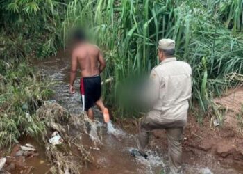 Pai mata filho de 2 anos afogado em córrego após briga por ciúmes