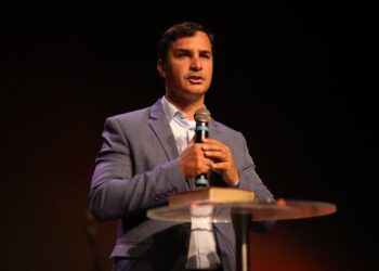 Pastor de Goiânia assume prefeitura de Palmas após prisão do prefeito titular