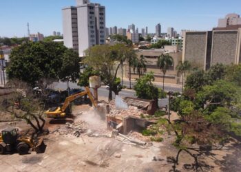 Derrubada dos mocós foi anunciada nesta 2ª feira (29) pelo prefeito Mabel (Foto: Divulgação)