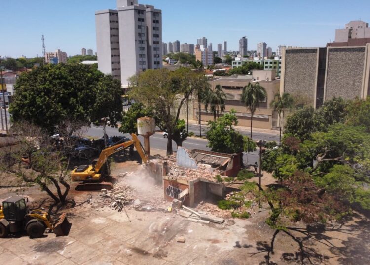 Derrubada dos mocós foi anunciada nesta 2ª feira (29) pelo prefeito Mabel (Foto: Divulgação)