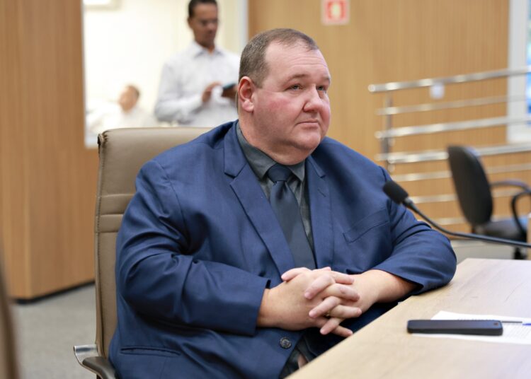 Prefeito Leandro “autorizou concurso” da Educação em Aparecida, diz Tatá Teixeira