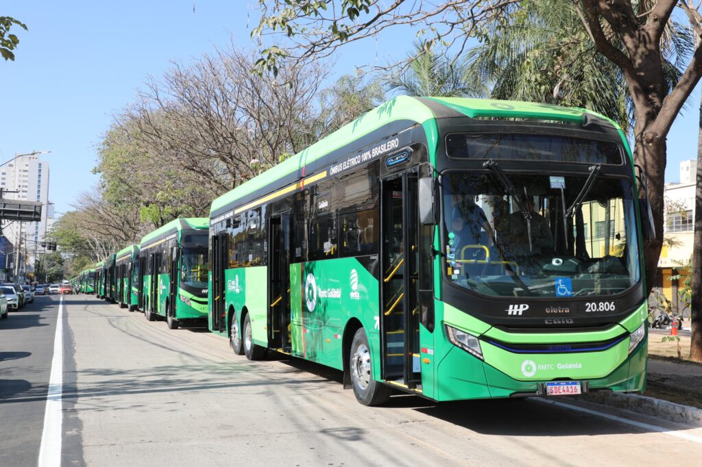 A metronização é um sistema que utiliza tecnologia, sensores e inteligência artificial para dar prioridade aos ônibus nos semáforos e cruzamentos
