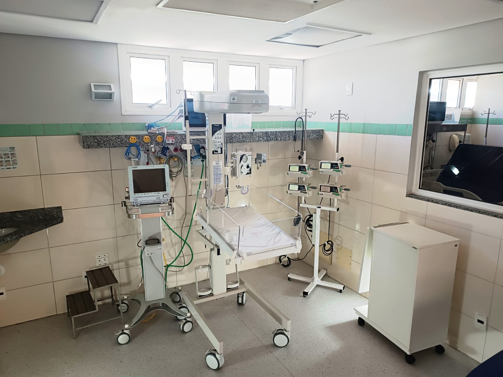 UTI Pediátrica do Hospital das Clínicas segue fechada por falta de equipe técnica