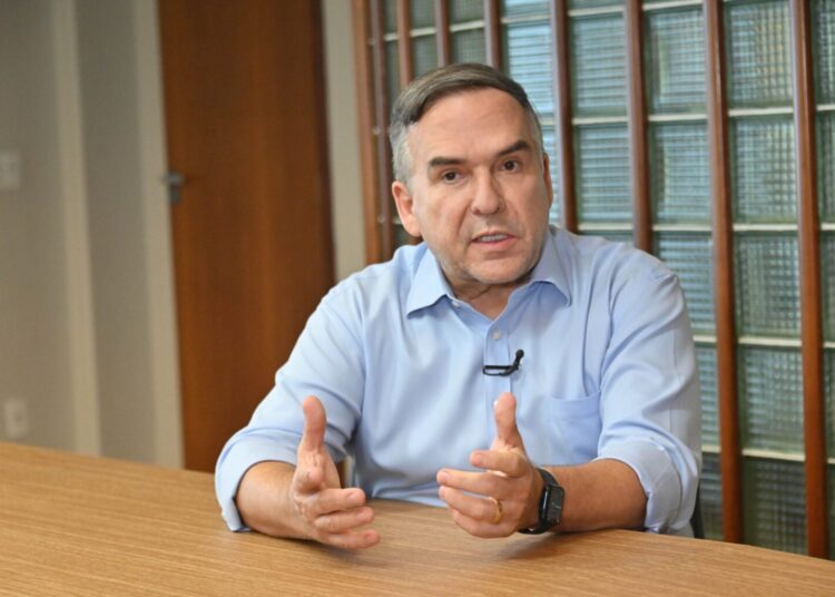 MP recomenda que Mabel substitua grama sintética por grama natural em Goiânia